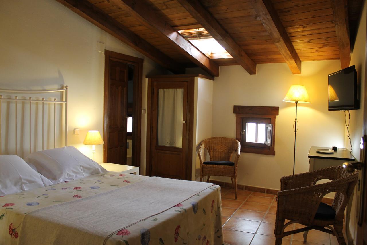 Hostal Rural Luna Y Hostal Rural Lunaposada カンデレダ エクステリア 写真