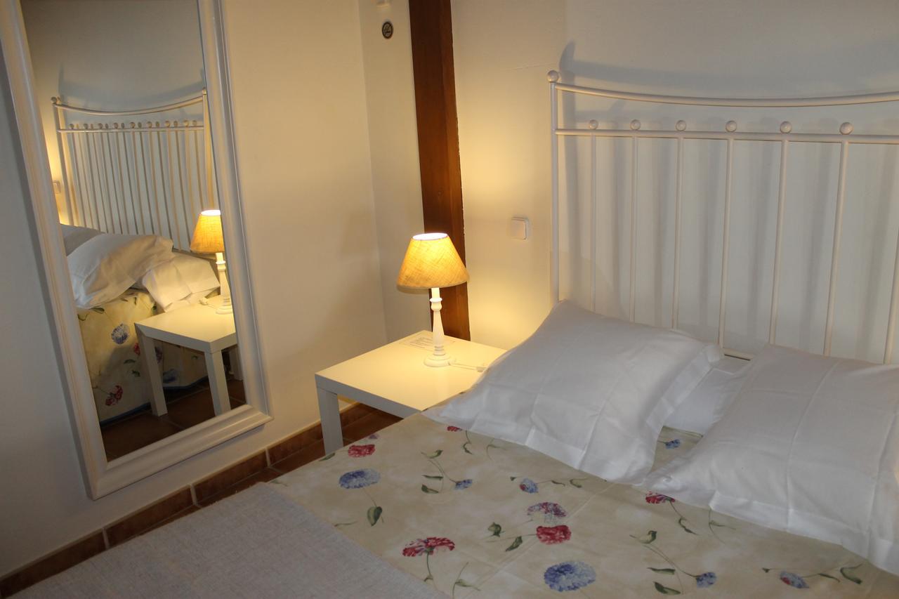 Hostal Rural Luna Y Hostal Rural Lunaposada カンデレダ エクステリア 写真