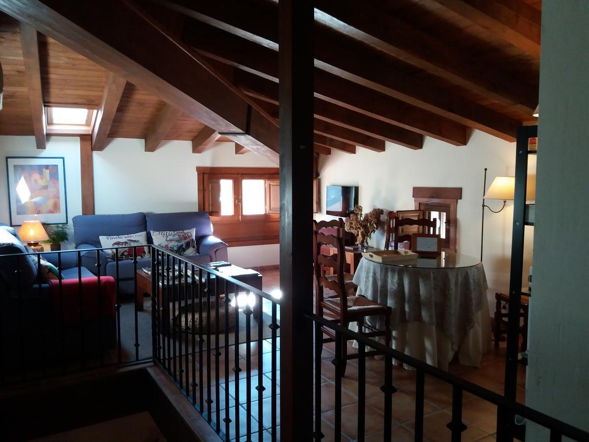 Hostal Rural Luna Y Hostal Rural Lunaposada カンデレダ エクステリア 写真