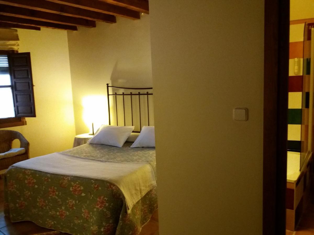 Hostal Rural Luna Y Hostal Rural Lunaposada カンデレダ エクステリア 写真