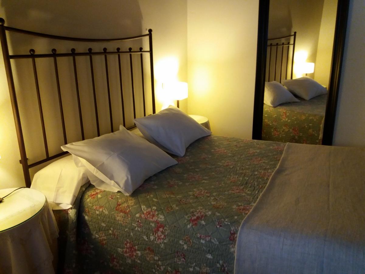 Hostal Rural Luna Y Hostal Rural Lunaposada カンデレダ エクステリア 写真
