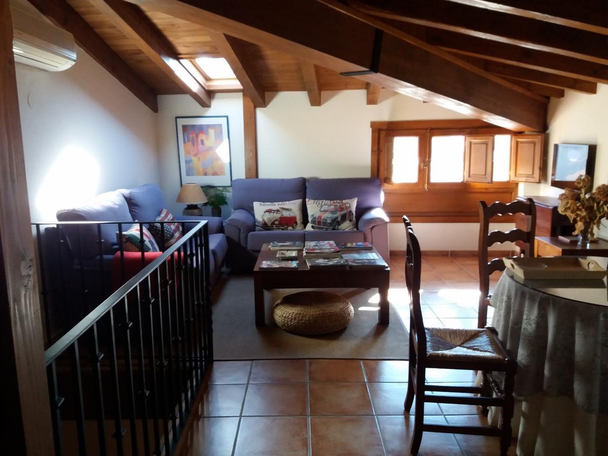 Hostal Rural Luna Y Hostal Rural Lunaposada カンデレダ エクステリア 写真