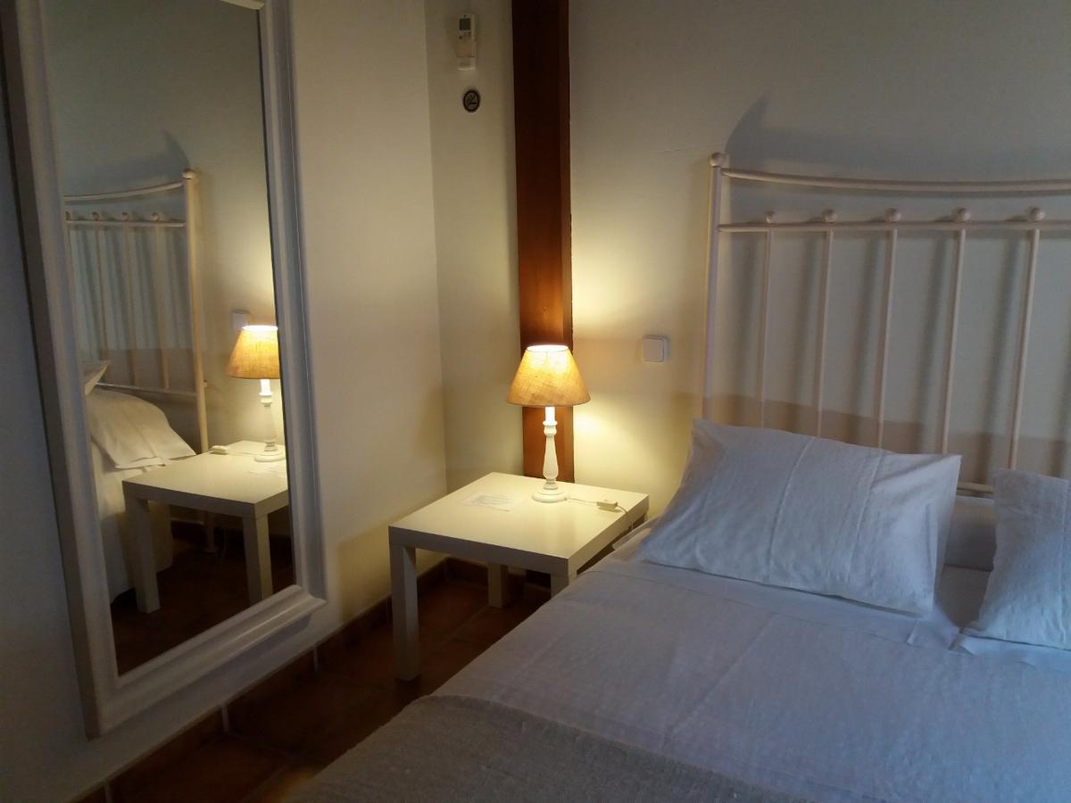 Hostal Rural Luna Y Hostal Rural Lunaposada カンデレダ エクステリア 写真