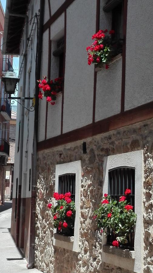 Hostal Rural Luna Y Hostal Rural Lunaposada カンデレダ エクステリア 写真