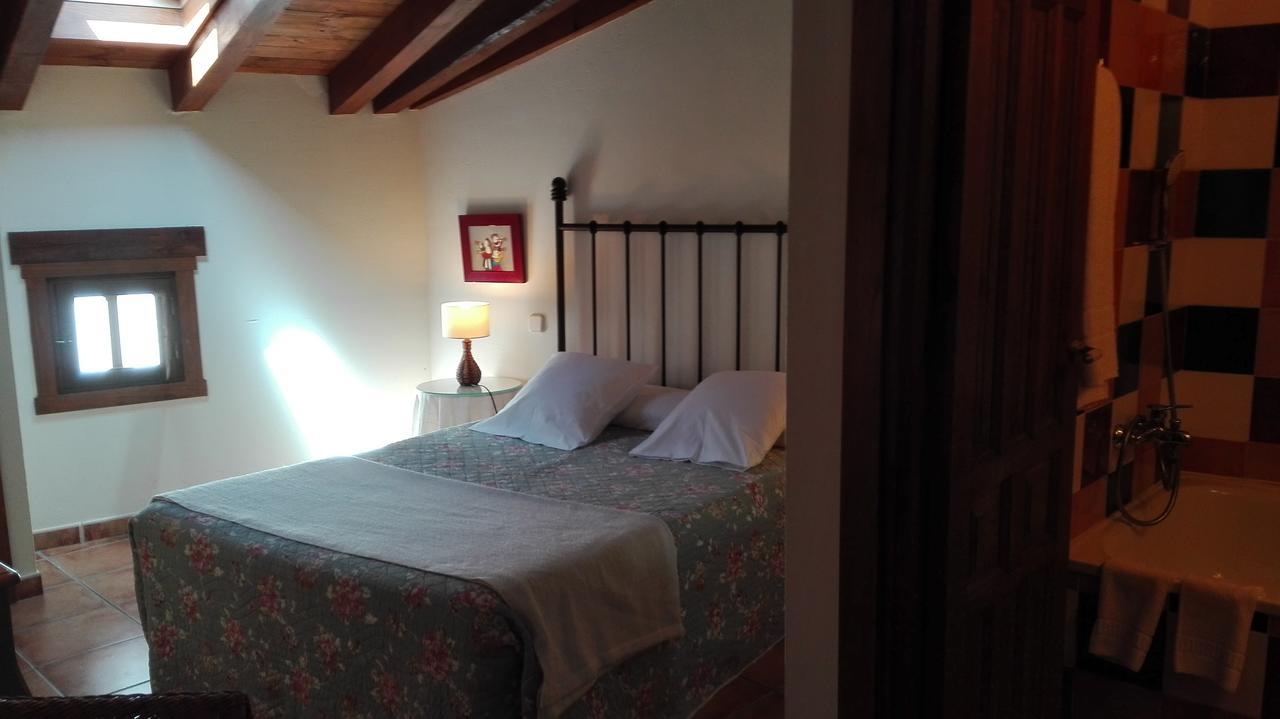 Hostal Rural Luna Y Hostal Rural Lunaposada カンデレダ エクステリア 写真