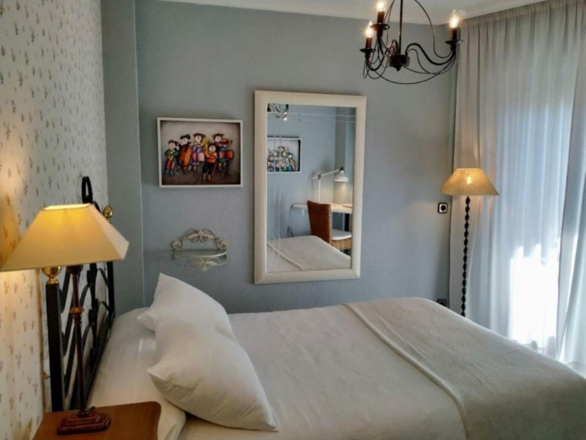 Hostal Rural Luna Y Hostal Rural Lunaposada カンデレダ エクステリア 写真